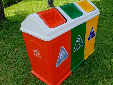 Các mẫu thùng rác công cộng với nhiều màu sắc tại Thế Gia